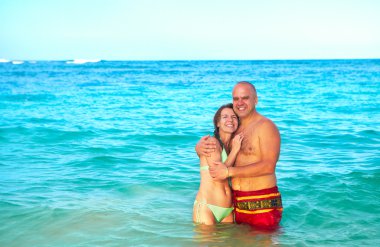 mutlu bir çift deniz