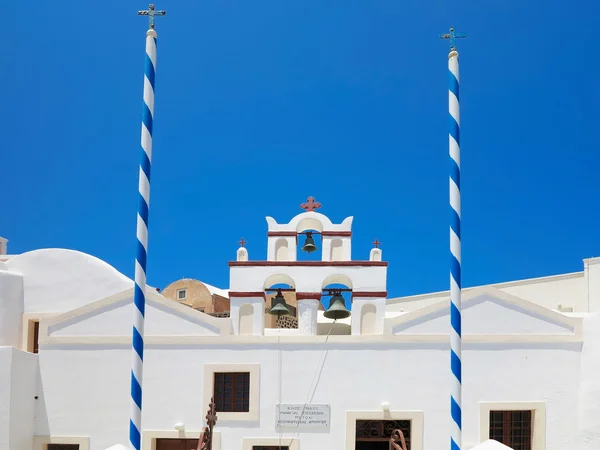 18.06.2015, Creta, Grecia. Hermosa iglesia cúpula azul típica un — Foto de Stock