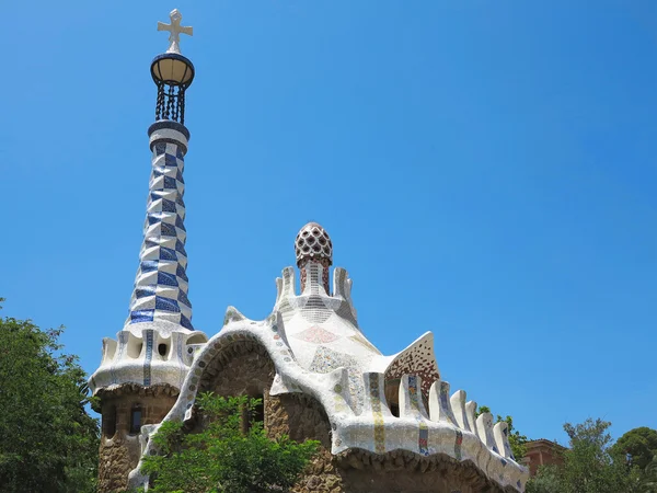 05.07.2016, Barcelone, Espagne : L'entrée du Parc Guell avec les célèbres mosaïques — Photo