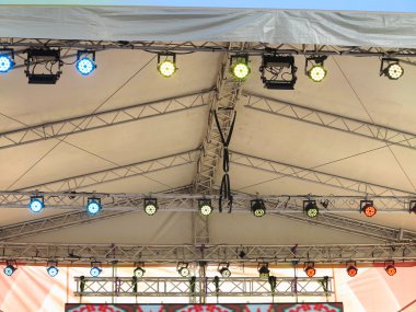 sahne aydınlatma lambaları ekipman yapıları