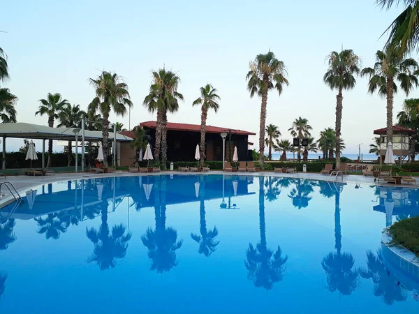 Piscina Azul Lujo Resort Tropical — Foto de Stock