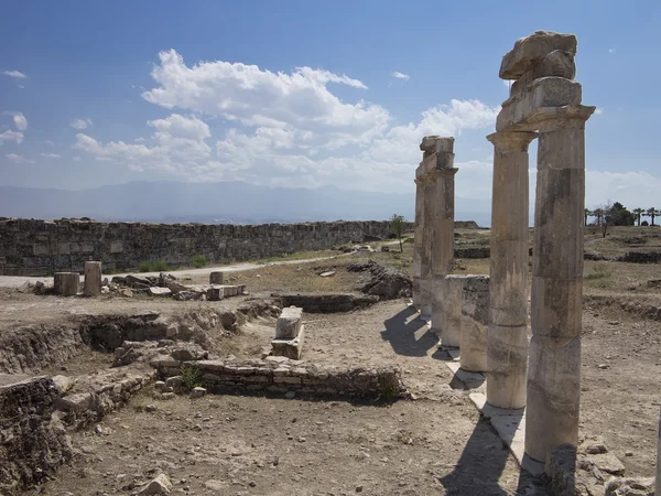 Columnas y ruinas del antiguo templo de Artemisa —  Fotos de Stock