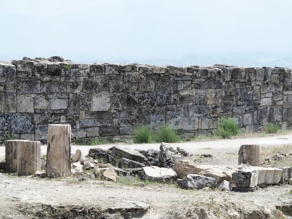 Columnas y ruinas del antiguo templo de Artemisa — Foto de Stock