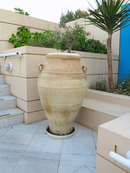 Greek brown vase on street in Cretan village — Stock Photo, Image