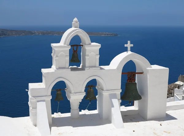 산토리니의 세부 섬 그리스-아름 다운 전형적인 교회와 스톡 사진
