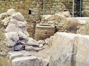 Knossos Sarayı, Gre antik kalıntıları üzerine kazı arkeolog