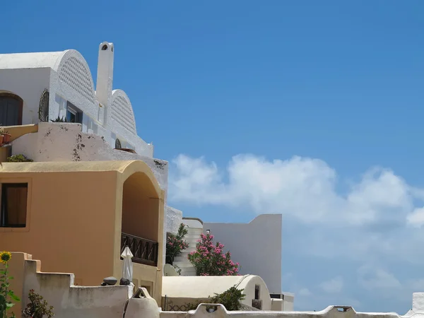 Romantikus gyönyörű városkép és Oia Santorini a kék ég — Stock Fotó