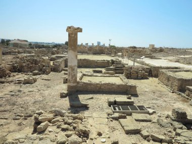 19.06.2025, Paphos, Kıbrıs: Kıbrıs 'taki antik Paphos kentinin kalıntıları sütunlar, sütunlar ve mozaiklerle