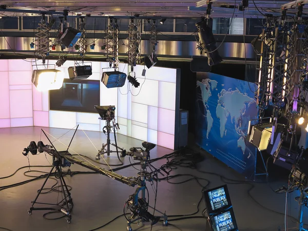 13.04.2014, MOLDOVA, "Publika TV" estúdio NOTÍCIAS com equipamento de luz — Fotografia de Stock