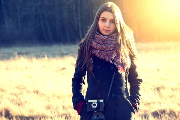 Girl with retro vintage camera. — Stock Photo, Image