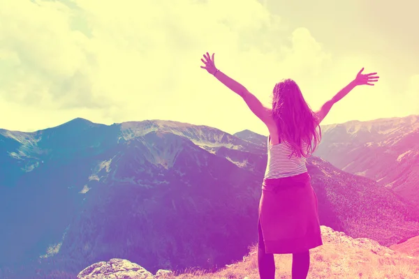 Teenage girl feel freedom. — Stock Photo, Image