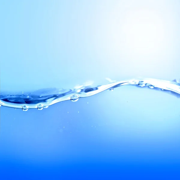 水の波と空気の泡. — ストック写真