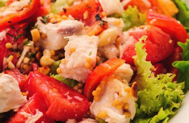 taze salata domates salatası ve et