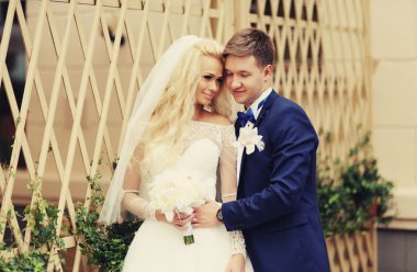 Mutlu gelin ve damat düğünlerinde 