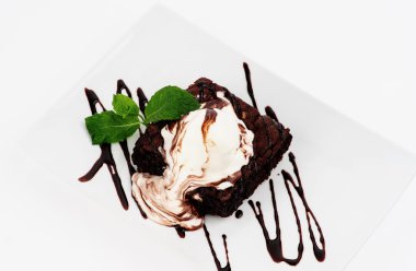 Çikolatalı topping dondurma. Tatlı Grey