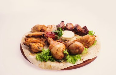 sebze ve patates ile kavrulmuş et