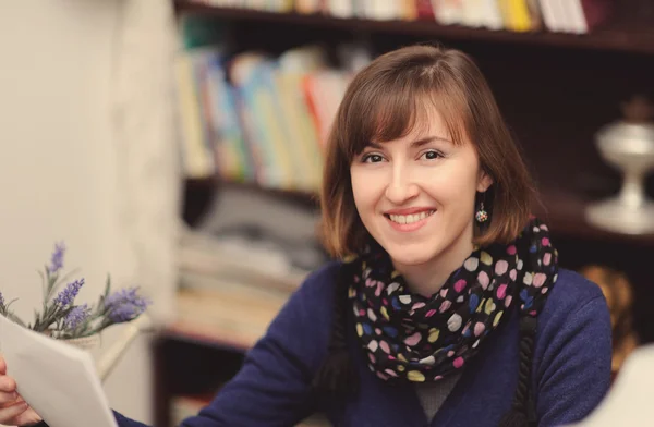 Writer in the library — Stock Photo, Image