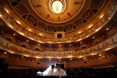 Mutlu gelin ve damat düğünlerinde 