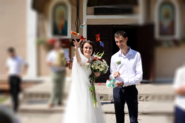 Bride and groom in the church — Stock Photo, Image