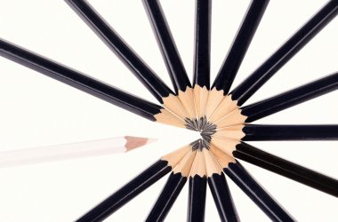  Kalemler beyaz arkaplanda izole edildi