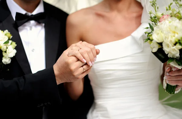 Novia y novio día de la boda — Foto de Stock