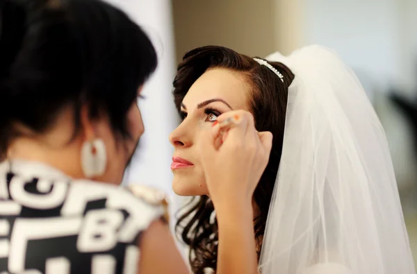 Young bride on the wedding day — Stock Photo, Image