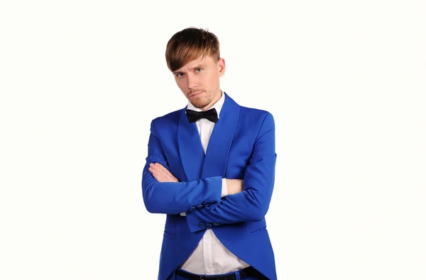 Hombre serio en suite azul con fondo blanco —  Fotos de Stock