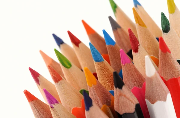 Flerfärgade pennor isolerade på vit bakgrund — Stockfoto