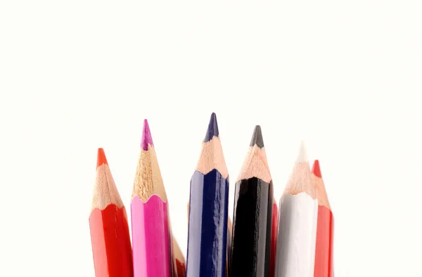 白を基調とした多色鉛筆 — ストック写真