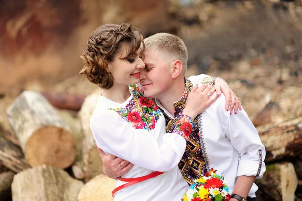 Ritratto di coppia ucraina affettuosa — Foto Stock