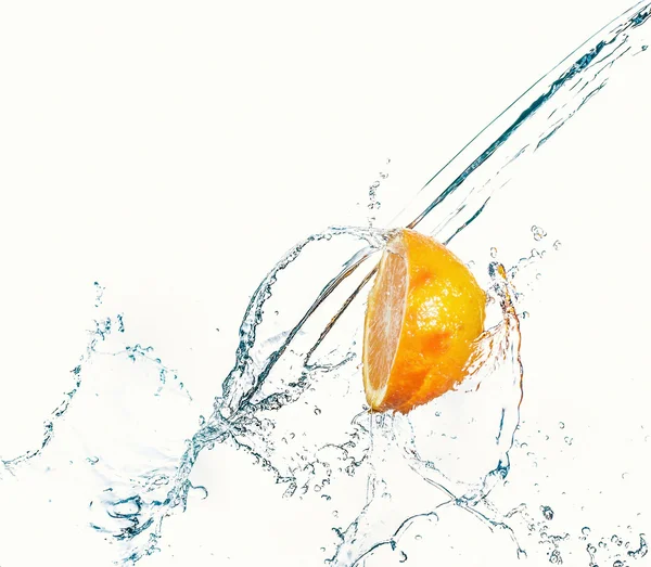 Lemon with water splash — Stock Photo, Image