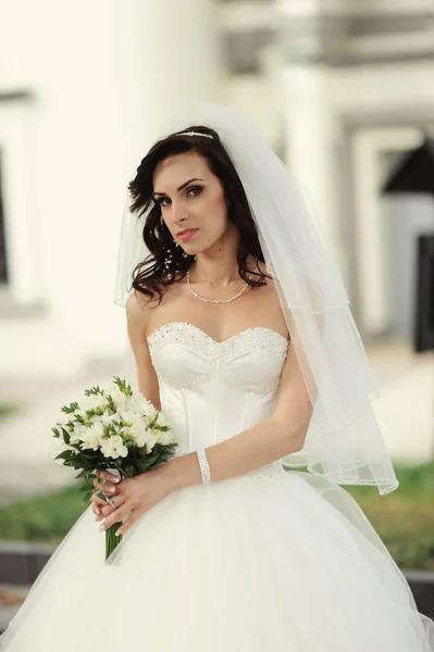 Young bride at wedding day — Stock Photo, Image