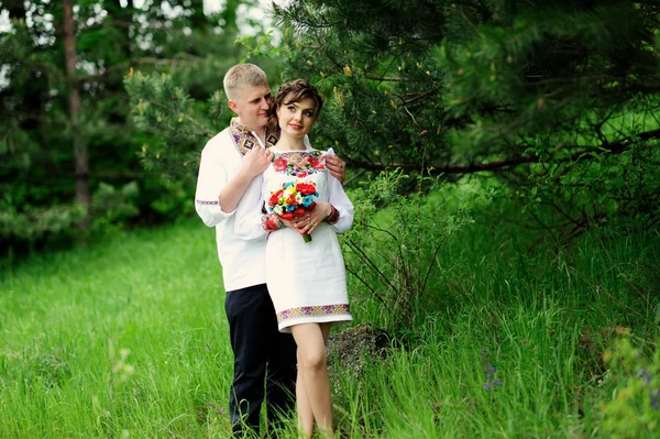 愛情のこもったウクライナ カップルの肖像画 — ストック写真