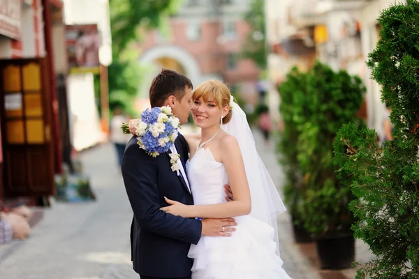 Happy bride and groom on their wedding — Stock Photo, Image