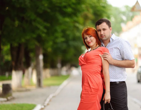 Coppia famiglia adulta in piedi — Foto Stock