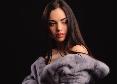 Güzellik moda model kız mavi vizon kürk