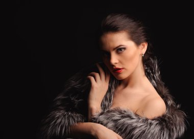 Güzellik moda model kız mavi vizon kürk