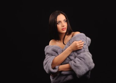 Güzellik moda model kız mavi vizon kürk