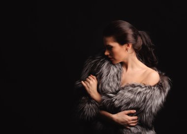 Güzellik moda model kız mavi vizon kürk