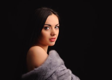 Güzellik moda model kız mavi vizon kürk