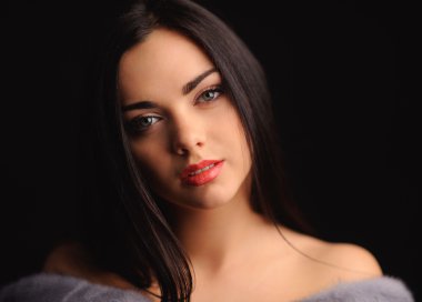 Güzellik moda model kız mavi vizon kürk