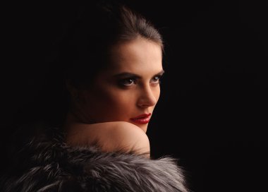 Güzellik moda model kız mavi vizon kürk