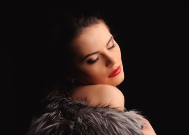 Güzellik moda model kız mavi vizon kürk