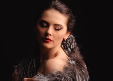 Güzellik moda model kız mavi vizon kürk