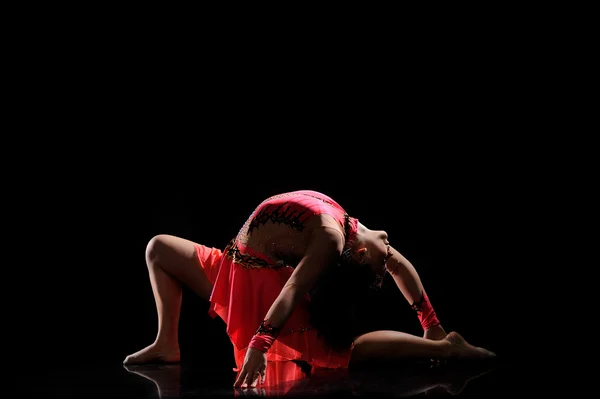 Young girl doing gymnastics — Stock Photo, Image