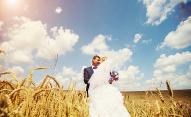 Mutlu gelin ve damat düğünlerinde 