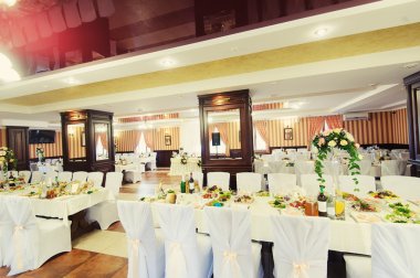 Tablo catering hizmeti ile gümüş ayarla