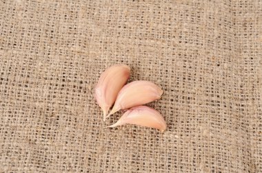 Tuval üzerine sarımsak