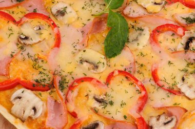 Lezzetli, lezzetli pizza jambon ile