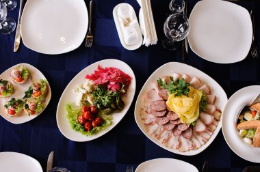 Tablo catering hizmeti ile gümüş ayarla